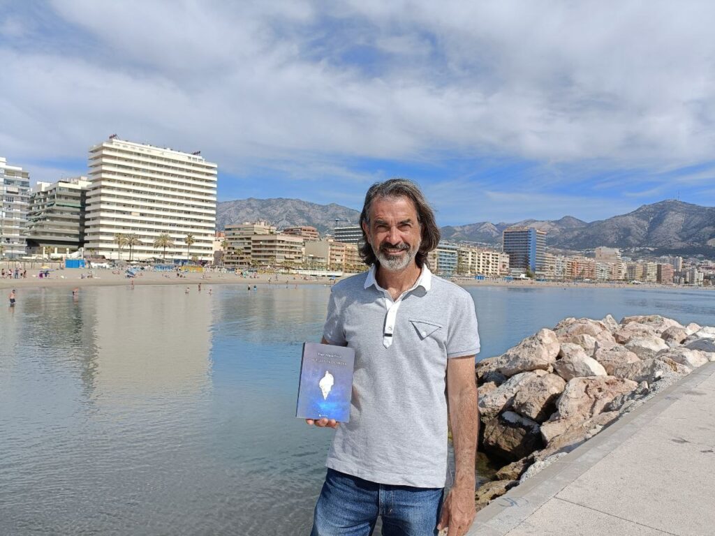 Pedro Miguel Ponce se dirige “a toda persona que en su corazón se alce la palabra amor” en su libro